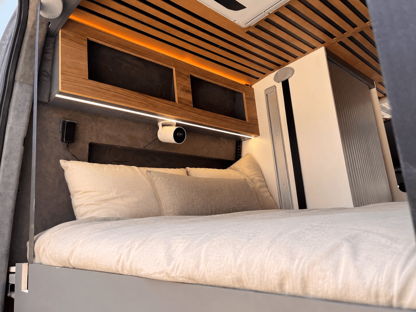 Detalle del dormitorio interior de un vehículo MUNDUA